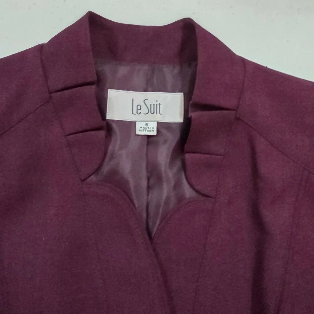 Le Suit Womens Burgundy  Collar Scalloped Blazer Jacket Size 6 Plum Professional